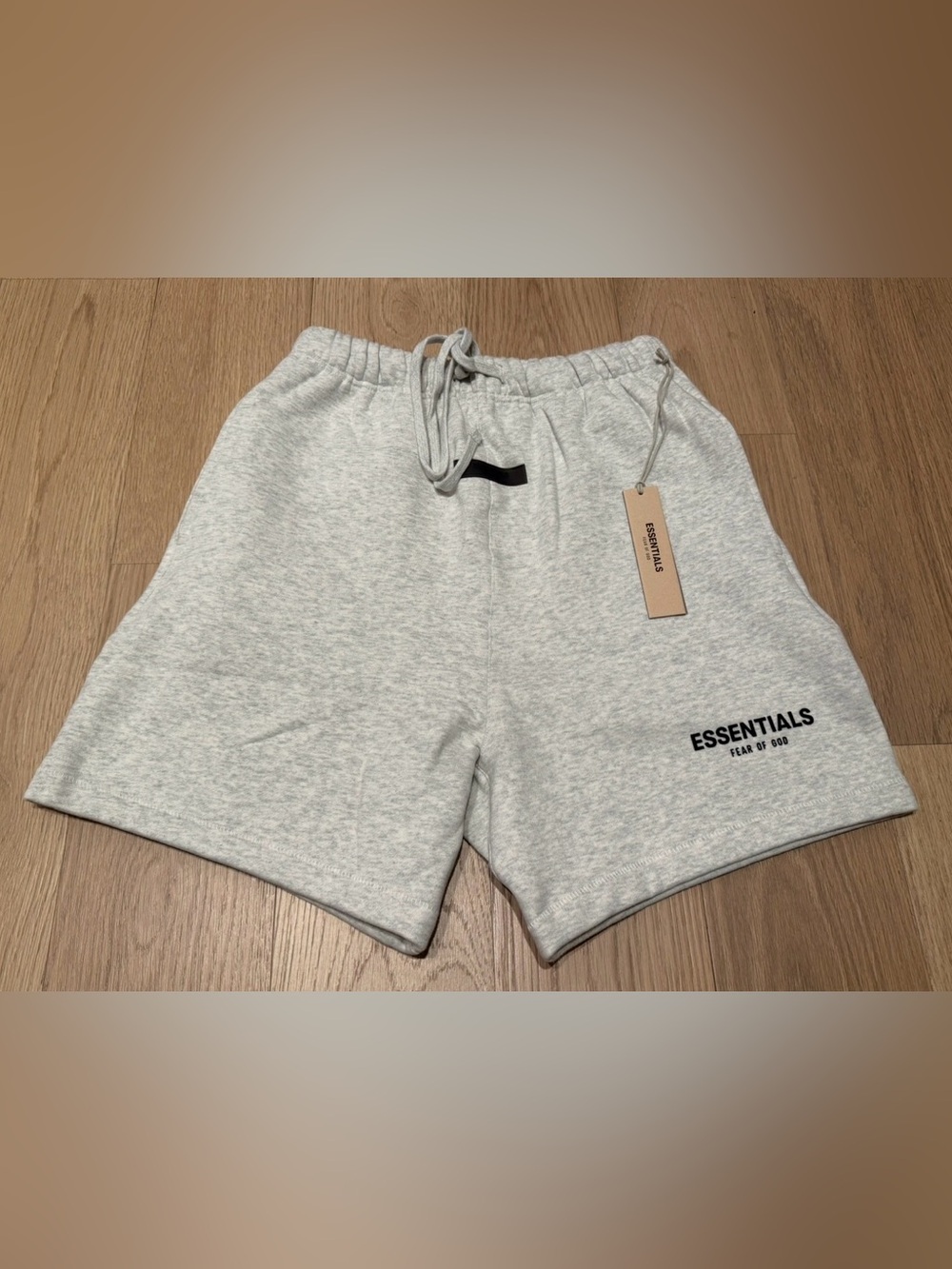 Fear of God Essentials Shorts SS22 Light Oatmeal - 100% Authentic (Medium)